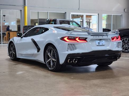 Used 2021 Chevrolet Corvette Stingray Preferred Cpe w/ Z51 Performance Package RWD image 10
