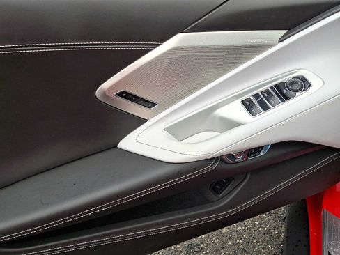Used 2024 Chevrolet Corvette Stingray Premium Conv w/ Z51 Performance Package RWD image 11
