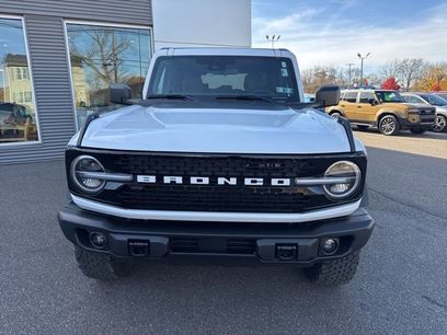 New 2025 Ford Bronco Badlands w/ Black Appearance Package