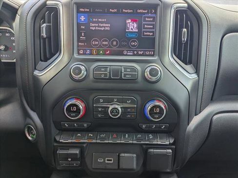 Used 2022 GMC Sierra 1500 AT4 w/ AT4 Premium Package AWD/4WD image 13