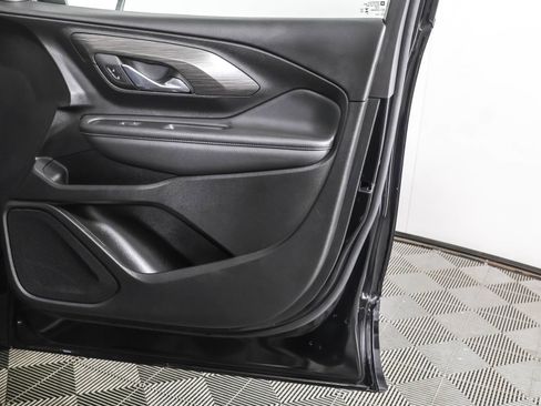 Used 2023 GMC Terrain SLT image 47