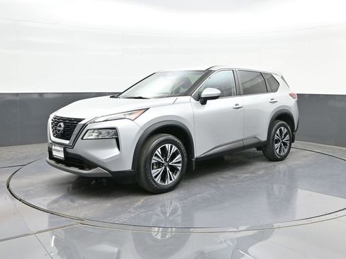 Used 2023 Nissan Rogue SV image 29