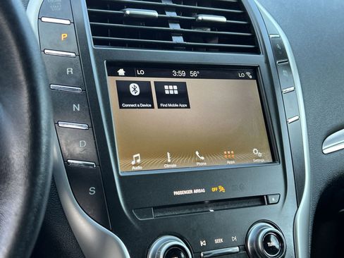 Used 2019 Lincoln MKC Premiere image 18