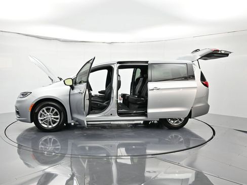 New 2026 Chrysler Pacifica Select FWD image 47