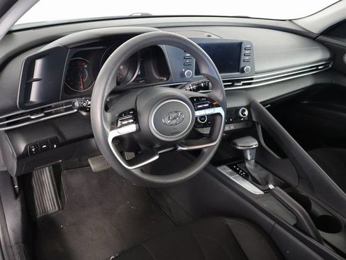 Used 2021 Hyundai Elantra SEL image 5