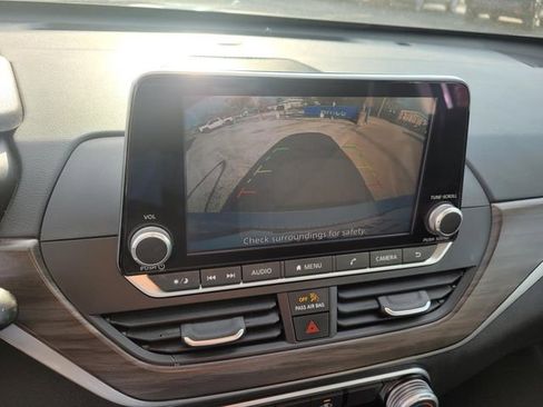 Used 2024 Nissan Altima 2.5 SV image 22