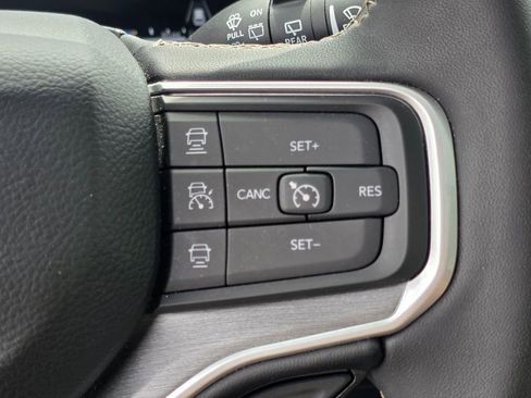 Used 2025 Jeep Wagoneer Series II w/ Convenience Group I AWD/4WD image 18