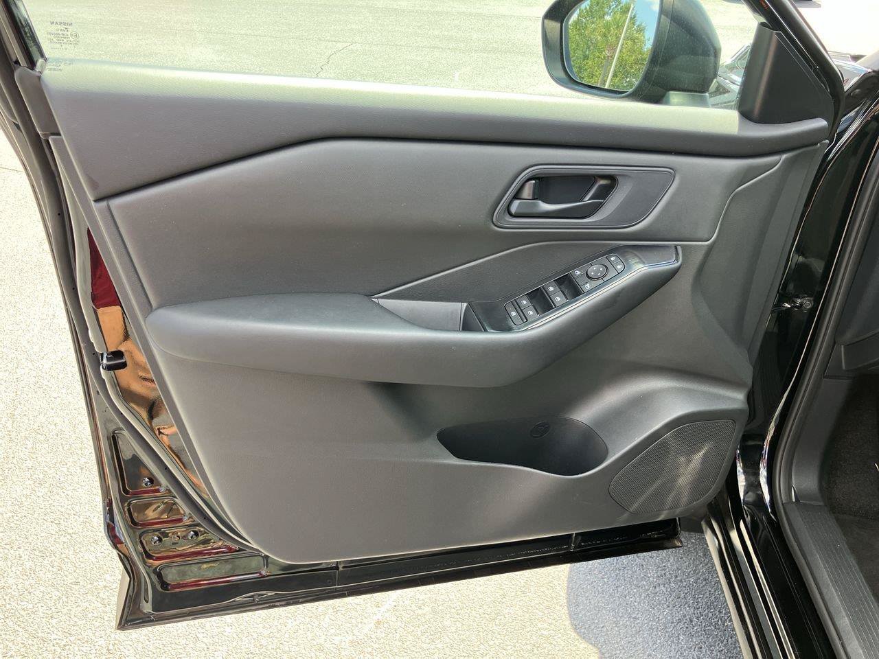 Used 2026 Nissan Rogue S FWD image 13