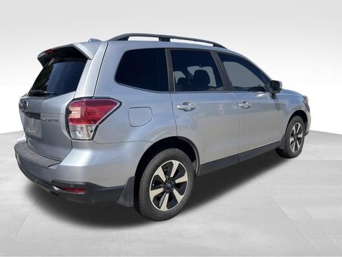 Used 2018 Subaru Forester 2.5i Limited AWD/4WD image 7