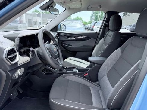 Used 2025 Chevrolet TrailBlazer LT AWD/4WD image 15