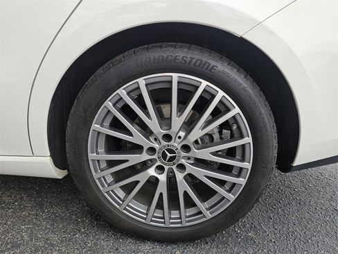 Used 2025 Mercedes-Benz CLA 250 image 11