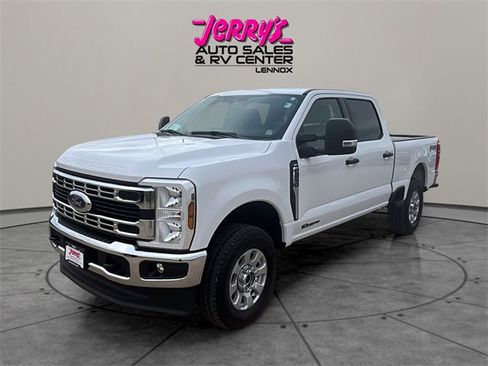 Used 2024 Ford F250 XLT w/ FX4 Off-Road Package image 9
