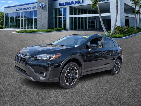 Used 2023 Subaru Crosstrek 2.0i Premium image 3