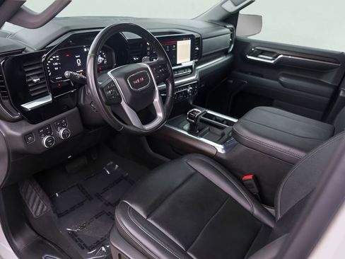 Used 2023 GMC Sierra 1500 SLT AWD/4WD image 13