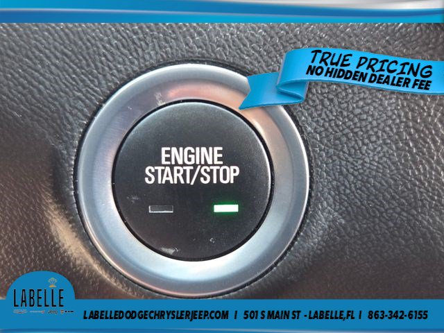Used 2024 GMC Terrain SLE w/ Driver Convenience Package FWD image 30