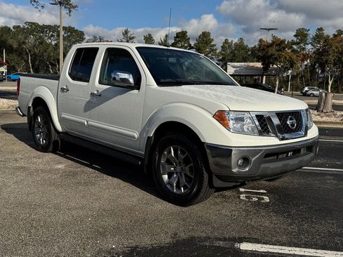 Used 2019 Nissan Frontier SL image 10