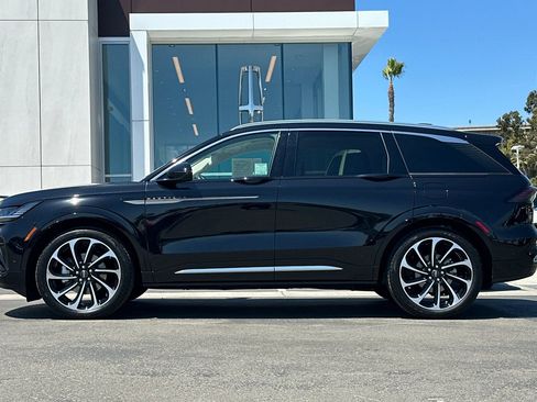 Used 2024 Lincoln Nautilus Black Label AWD/4WD image 6