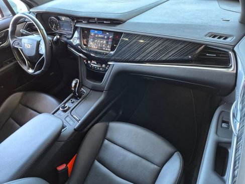 Used 2025 Cadillac XT6 Premium Luxury FWD image 23