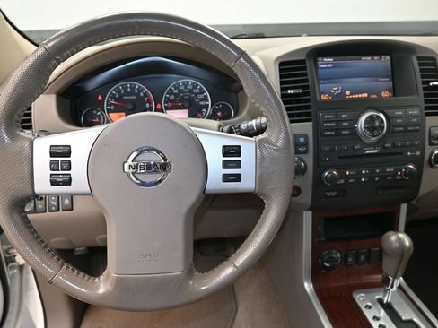 Used 2010 Nissan Pathfinder LE w/ Navigation Pkg AWD/4WD image 23