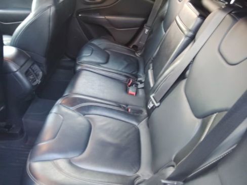 Used 2015 Jeep Cherokee Limited image 10