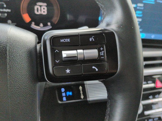 Used 2025 Hyundai Santa Fe SE FWD image 23