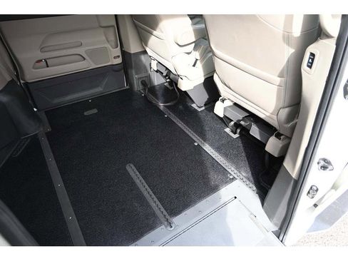 Used 2016 Honda Odyssey Touring Elite image 19