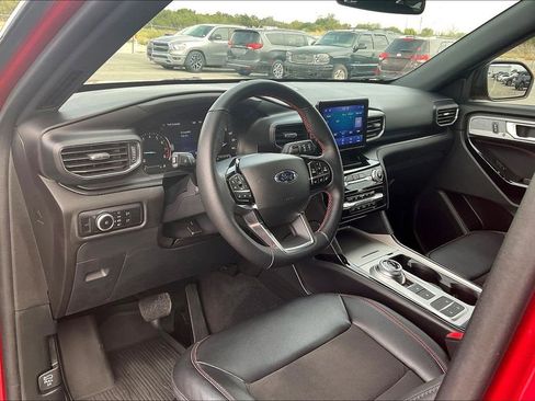 Used 2023 Ford Explorer ST-Line w/ Class IV Trailer Tow Package image 16