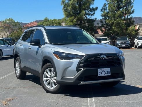 Used 2026 Toyota Corolla Cross LE w/ Moonroof Package FWD image 1