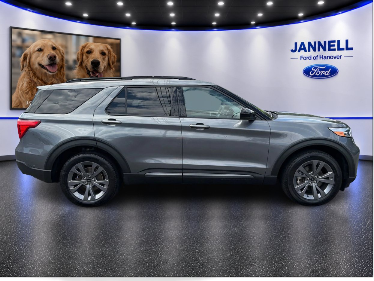 Used 2022 Ford Explorer XLT w/ Equipment Group 202A AWD/4WD image 4