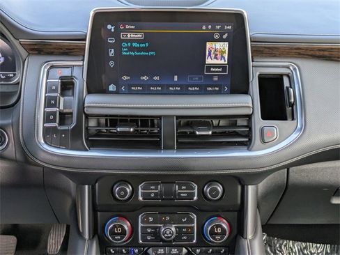 Used 2023 Chevrolet Suburban Premier image 21