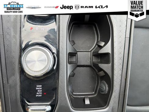 Used 2024 Jeep Wagoneer Launch Edition AWD/4WD image 26