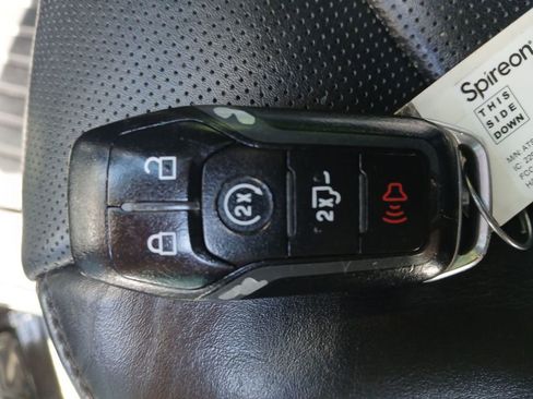 Used 2015 Ford F150 Platinum w/ Equipment Group 701A Luxury image 29