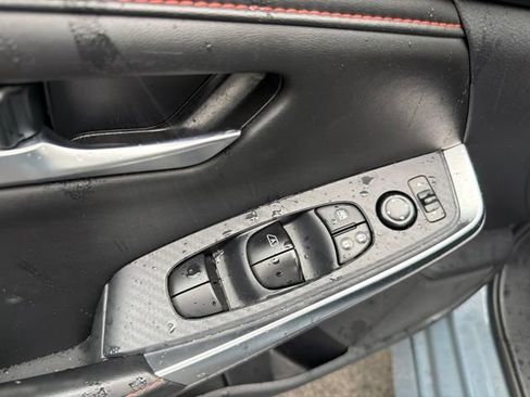 Used 2025 Nissan Sentra SR FWD image 19