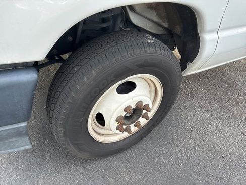 Used 2021 Ford E-350 and Econoline 350 Super Duty w/ Power Windows & Locks Group image 12