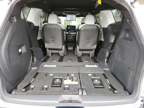 New 2026 Toyota Sienna XSE image 30