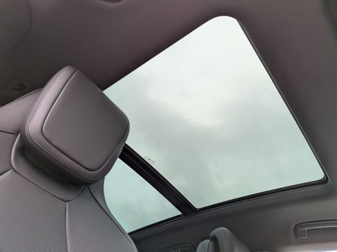 New 2026 Porsche Macan 4S Electric image 27