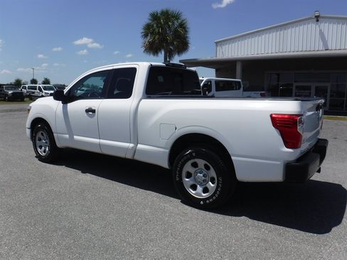 Used 2022 Nissan Titan S RWD image 10