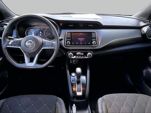 Used 2018 Nissan Kicks SV FWD image 18