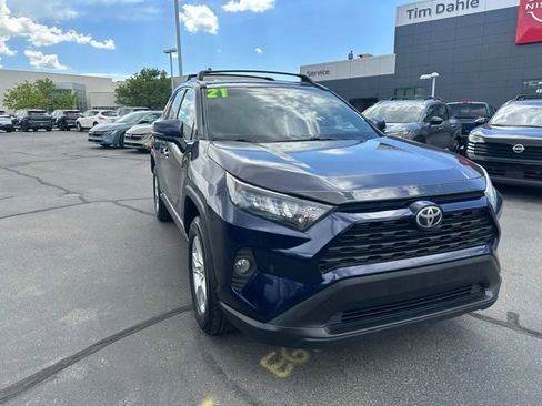 Used 2021 Toyota RAV4 XLE AWD/4WD image 2