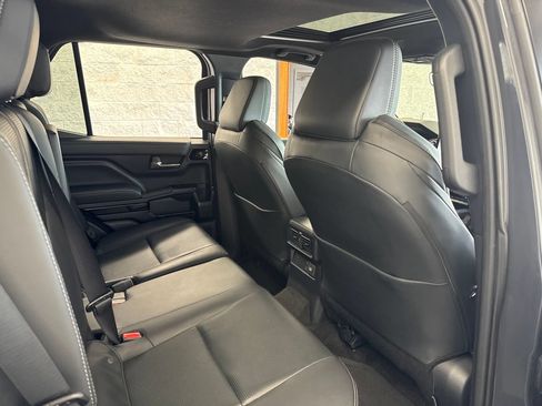 Used 2025 Toyota 4Runner Limited AWD/4WD image 46