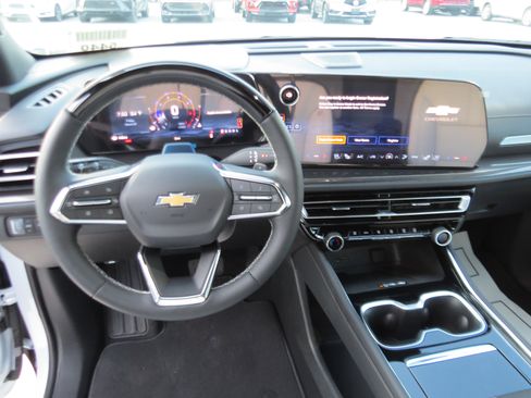 New 2026 Chevrolet Traverse High Country FWD image 20