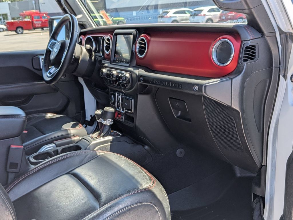Used 2018 Jeep Wrangler Unlimited Rubicon AWD/4WD image 28