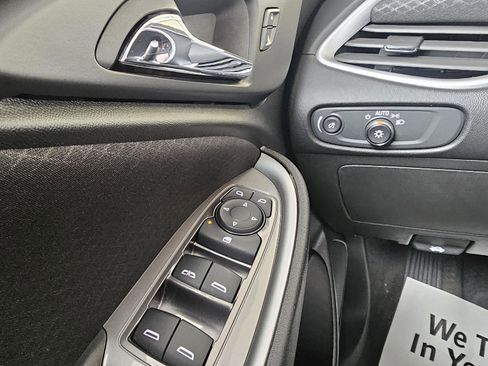 Used 2024 Chevrolet Malibu LT image 24