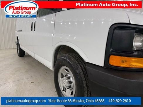 Used 2016 Chevrolet Express 3500 Extended image 46