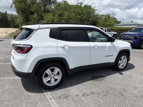Used 2022 Jeep Compass Latitude FWD image 2