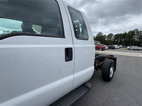 Used 2016 Ford F250 XL w/ Power Equipment Group AWD/4WD image 18