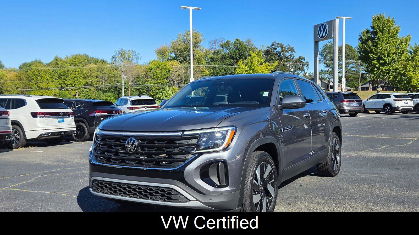 Certified 2024 Volkswagen Atlas Cross Sport SE AWD/4WD image 1