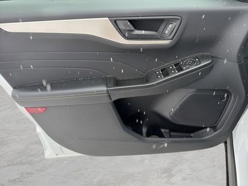 Used 2022 Ford Escape SE image 20