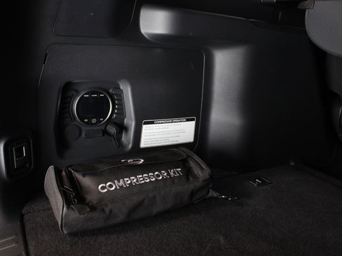 Used 2025 Lexus GX 550 w/ Accessory Package (32) AWD/4WD image 77