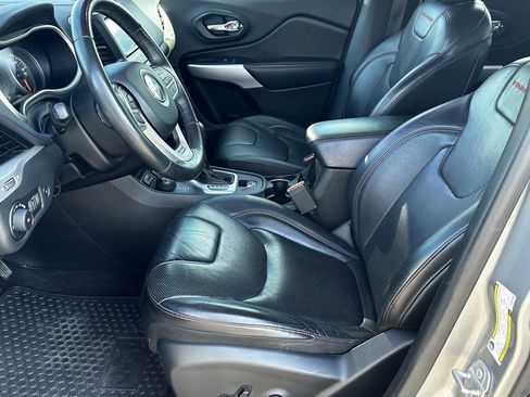 Certified 2017 Jeep Cherokee Trailhawk AWD/4WD image 14